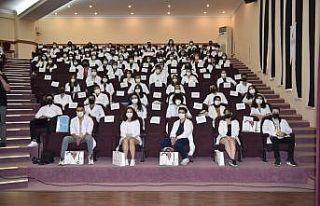 Manisa CBÜ Tıp Fakültesi ’Beyaz önlük giyme...