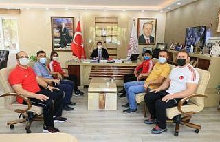 Manisa’da başarılı sporcular ödüllendirildi
