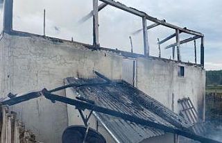 Marangoz atölyesi küle döndü