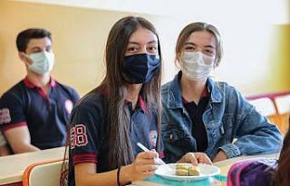 Maraş’tan dondurma gelmedi, Hilmi Başkan baklava...