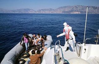 Marmaris’te 15 düzensiz göçmen kurtarıldı