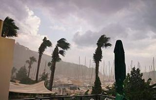 Marmaris’te dolu ile karışık sağanak yağış...