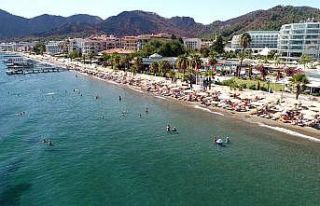 Marmaris’te yaz devam ediyor