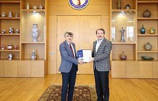 Memur-Sen Başkanı Yalçın’dan Rektör Uysal’a...