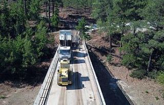 Menteşe Belediyesinden kırsal mahalle yollarında...