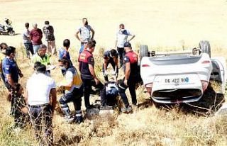Menteşe’de otomobil tarlaya uçtu:  2 yaralı