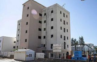 Mersin’de eski üniversitesi hastanesi öğrenciler...