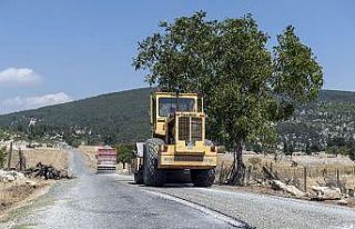Mersin’de yol yenileme çalışmaları sürüyor