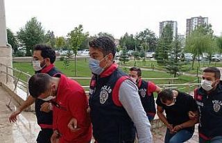 Meşhur köftecilere giren hırsızlar polisten kaçamadı