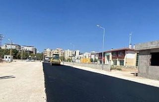 Midyat’ta asfaltlama çalışmaları devam ediyor