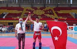 Milli sporcu Astsubay Üstçavuş Mustafa Yerli kick...