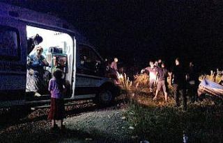 Minibüs patpata çarptı: 1’i ağır 2 yaralı