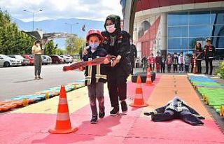 Minik itfaiye erleri görev başında