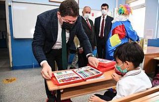 Minik öğrencilerin eğitim setleri Altınordu Belediysi’nden
