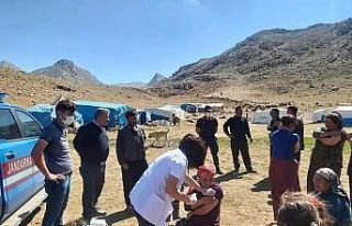 Mobil sağlık ekipleri dağ, tepe demeden vatandaşları...