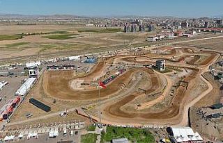 Motokrosta dünyanın en iyileri Afyon’daydı