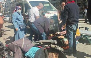 Motosikletin çarptığı yaya yaralandı