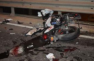 Motosikletin paramparça olduğu kazada sürücü...