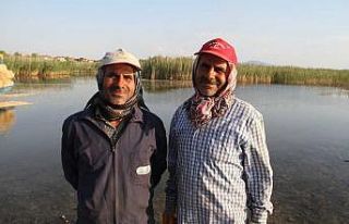 Muhtar aynı mahallede yaşadığı ikiz kardeşinden...