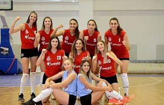 Muratpaşa Belediyespor voleybol takımı yeni sezon...