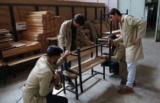 Muş’ta 1 milyon lira ciro yapan okulda sıra ve...