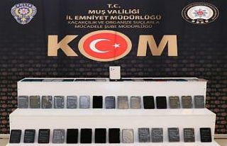 Muş’ta gümrük kaçağı 46 cep telefonu ele geçirildi