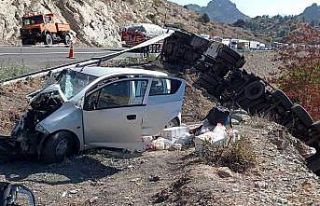 Niğde’de otomobil ile tır çarpıştı: 1 ölü,...