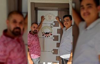 O muhtar yine sahnede