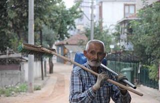 O sokakların 87’lik temizlik gönüllüsü