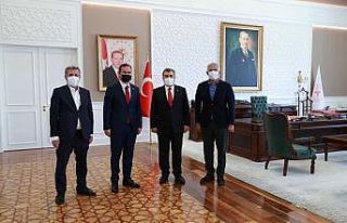 Of için her kapıyı çalıyor