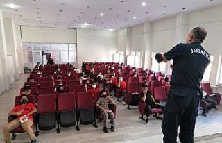 Öğrencilere trafik eğitimi verildi