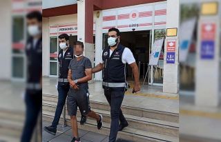 Okul binasından kalorifer peteği çalan şahıslar...