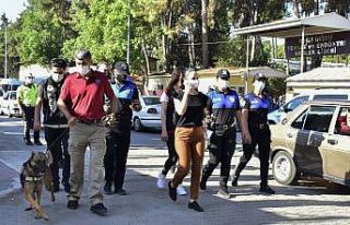 Okul önlerinde pandemi denetimi