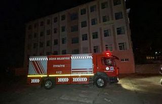 Okul yangın var ihbarı itfaiye ve polisi harekete...