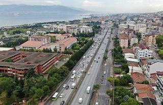Okullar açıldı, trafik felç oldu