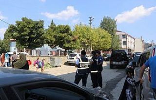 Okulun yanı başında tütün satışı polis denetimine...