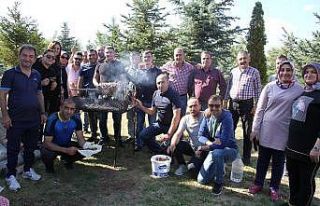 Önce halay sonra cağ kebap