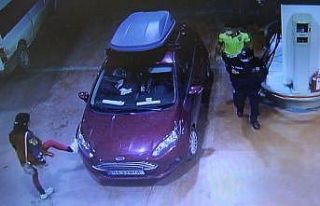 Önce ısınma hareketleri yaptı sonra aracını...