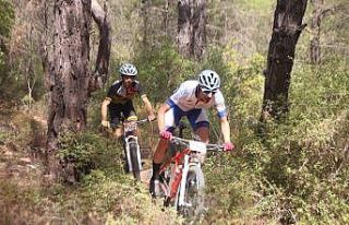 Ormanlık alandaki zorlu parkurda 85 sporcu kıyasıya...