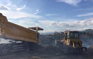 Osmaneli’ndeki çöplük yangını sonrası bölgede...