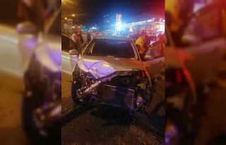 Otomobil kamyona çarptı: 1 yaralı