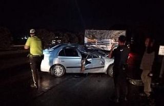 Otomobil ve TIR çarpıştı, 2 yaşındaki çocuk...