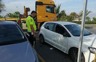 Otomobile çarpan bisiklet sürücüsü hastanelik...