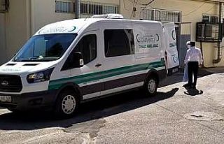 Otomobilin arkadan çarptığı motosikletli yaşlı...