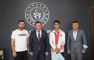 Özbey Çetin altın madalya sözü verdi