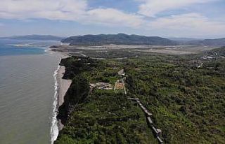 (Özel) 2 bin 700 yıllık antik kent ziyaretçi akınına...