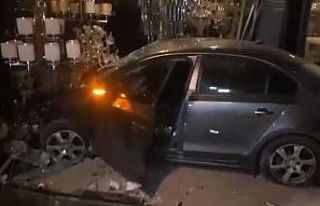(Özel) Alkollü şahıslar önce araçla dükkana...