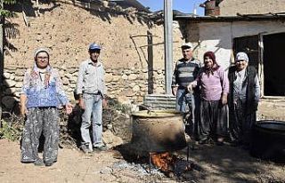 (ÖZEL) Bölgeye has toprakla kaynatılıyor, kilosu...