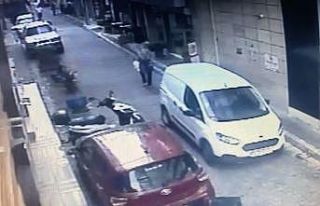 (Özel) İstanbul’da dehşet anları: Aracın altında...