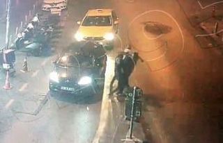 (Özel) İstanbul’da dehşet anları kamerada: Silahla...